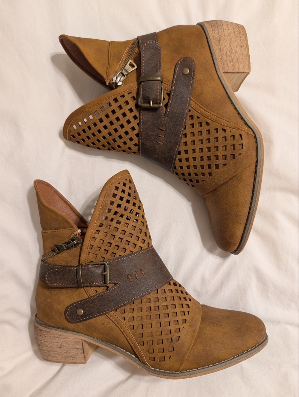 Pierre Dumas Women's Tan Perforated Vegan Leather Cammy Ankle Bootie Size 10